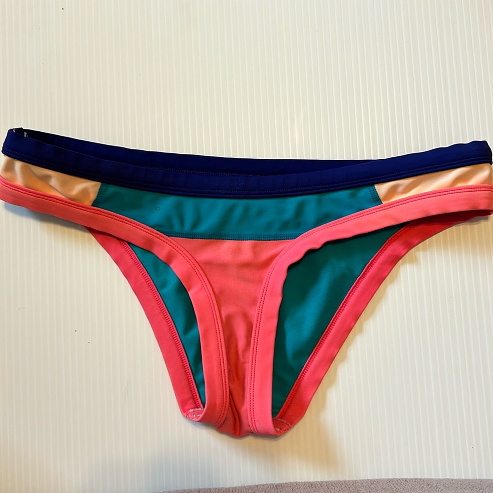 Roxy Color block bikini, bottom size medium Very Clean